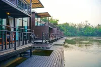 Kwai Tara Riverside Villas Hotels in Sai Yok