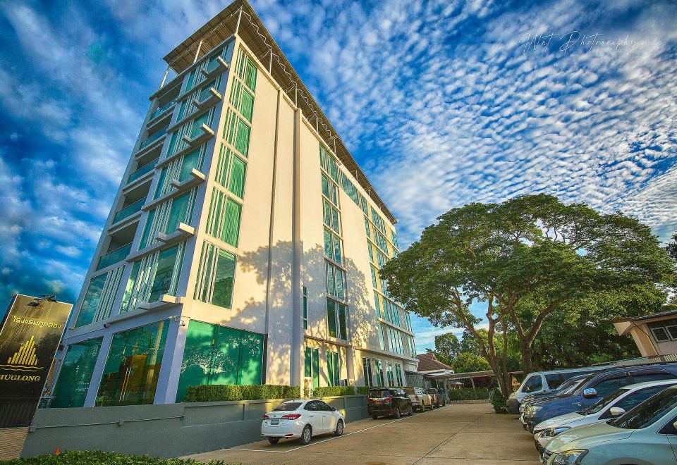 Phuglong Hotel - Housity