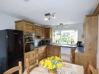 Simdda Wen Cottage Hotels in Llanfair-Mathafarn-Eithaf