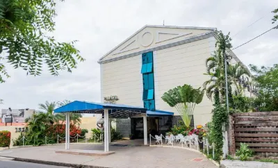 Palácio Do Rio Hotel Hotels near Hut