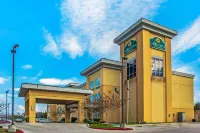 La Quinta Inn & Suites by Wyndham Karnes City - Kenedy