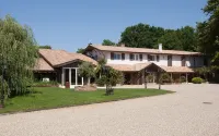Hôtel la Ferme d'En Chon Hotels in Biscarrosse
