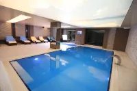 Bal Hotel - Pools