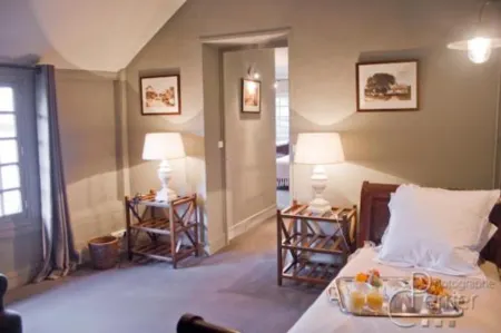 Hôtel la Licorne & Spa Отели в г. Эр