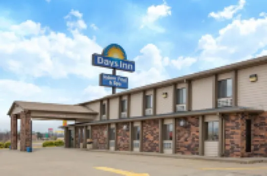 Days Inn by Wyndham Salina I-70 فنادق في 