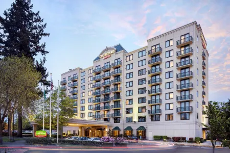 Courtyard Seattle Federal Way Отели в г. Федерал-Уэй