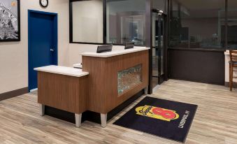 Super 8 by Wyndham Liverpool/Syracuse North Airport