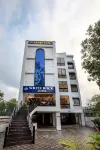 Hotel White Rock by the Solitaire Hospitality - Bãi đậu xe
