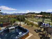 Alpine Peaks Apartment