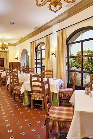 Parador de Ubeda Отели в г. Убеда