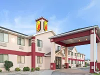 Super 8 by Wyndham Omaha Eppley Airport/Carter Lake Hotels in Carter Lake