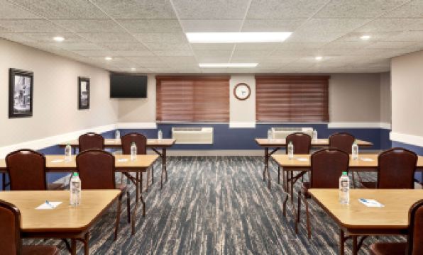 AmericInn by Wyndham Sauk Centre