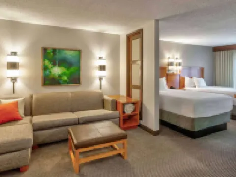 堪薩斯城機場温德姆花園酒店 梅酒店