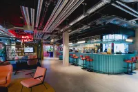 The Social Hub Berlin Alexanderplatz - Kitchenette