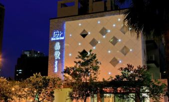 Grand Crystal Hotel