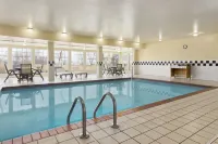 Country Inn & Suites by Radisson, Omaha Airport, IA - Parking