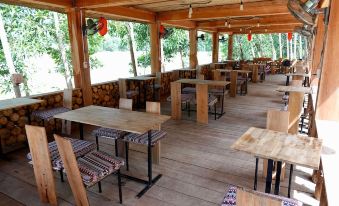 Nguyen Shack Retreat
