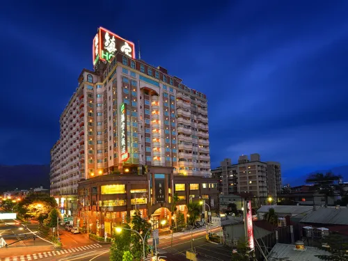 Cheng Pao Hotel - Rooftop Pools