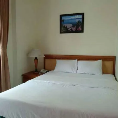 Top Star Hotel Отели в г. Чепу