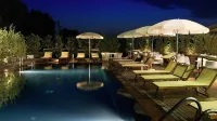Black Hotel - Infinity Pools