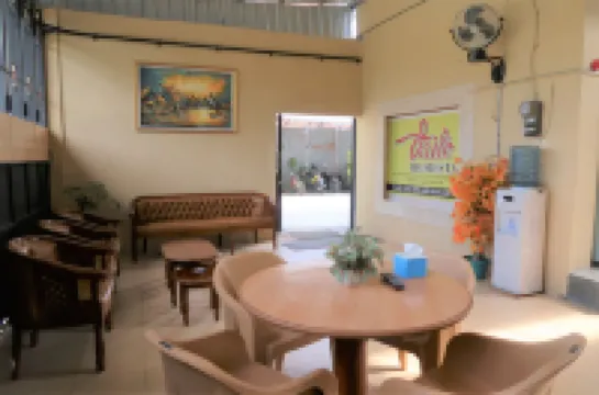 Daile Homestay Hotels in Slawi