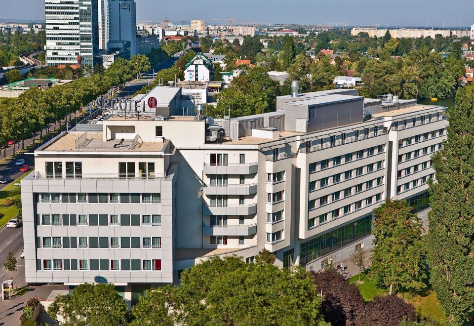 2. 아르코텔 카이저..