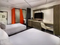 The Moment Hotel Отели рядом с достопримечательностью «Бульвар Робертсон»