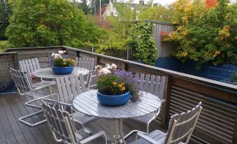 Hotel Emanuelssons - Housity