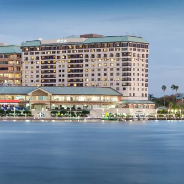The Westin Tampa Waterside Отели рядом с достопримечательностью «Стейк-хаус Bern's»