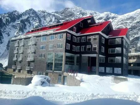 Naran Creek Отели рядом с достопримечательностью «Naran Valley»