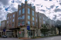 Tryp by Wyndham Savannah Downtown/Historic District Các khách sạn gần River Street