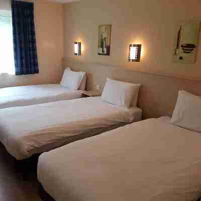 Travel Plaza Hotel Rooms