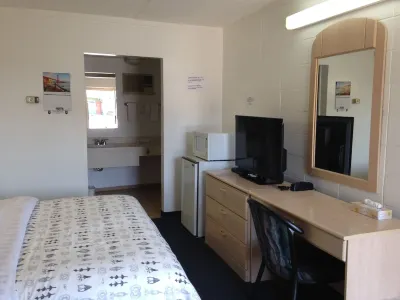 Silver Crest Lodge Hotels in Clairmont
