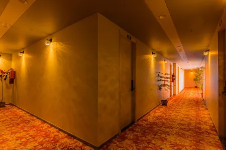 Hotel the Grand Heaven Отели в г. Гандинагар