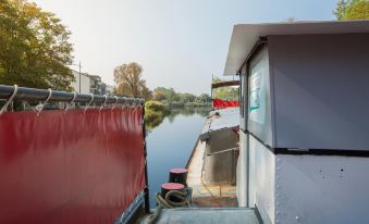 L'aparté Péniche Orphée