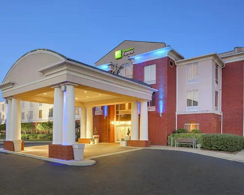 Holiday Inn Express & Suites AUBURN - UNIVERSITY AREA by IHG Hotels in Auburn
