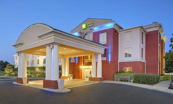 Holiday Inn Express & Suites Auburn - University Area by IHG