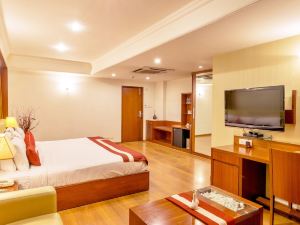 Octave Suites - Residency Rd