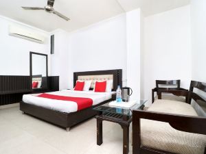 OYO Flagship Hotel Space