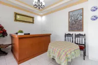 RedDoorz Near Sam Ratulangi Airport Manado Hotel di Mapanget