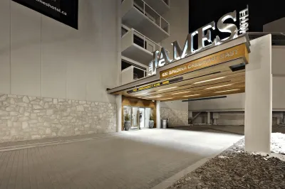 The James Hotel فنادق في ساسكاتون