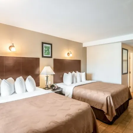 Quality Inn & Suites Near Downtown Bakersfield