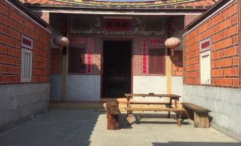 Rong Shu Xia B&B