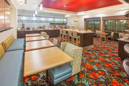 La Quinta Inn & Suites by Wyndham Pearsall