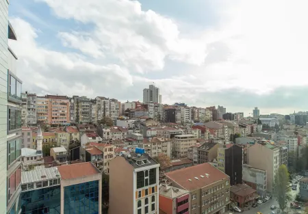 Crowne Plaza Istanbul Harbiye, an IHG Hotel