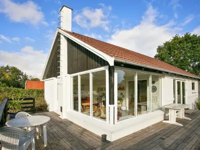 "Melina" - 100m from the Sea
