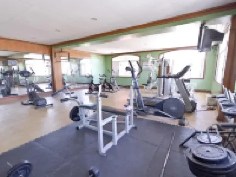 Crown Regency Suites Mactan Hotels in Cebu