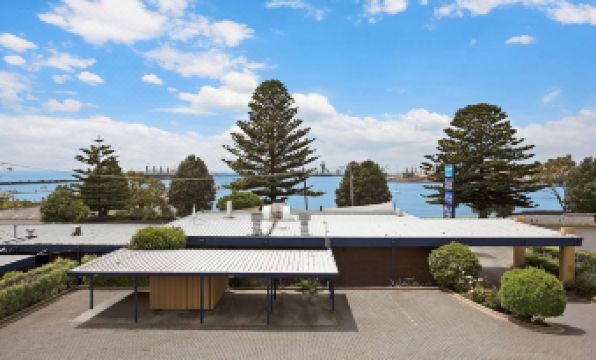 Richmond Henty Hotel