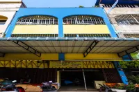 O洛拉酒店賓館-近Oleh Oleh市場