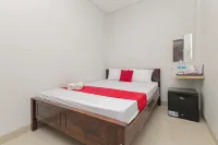 RedDoorz @ Gedangan Sidoarjo Hotels in Karangbong
